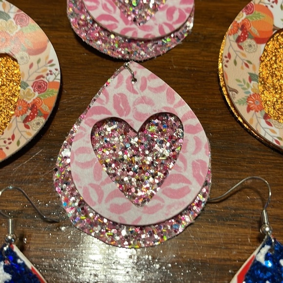 Set of 5 holiday earrings - Picture 4 of 6